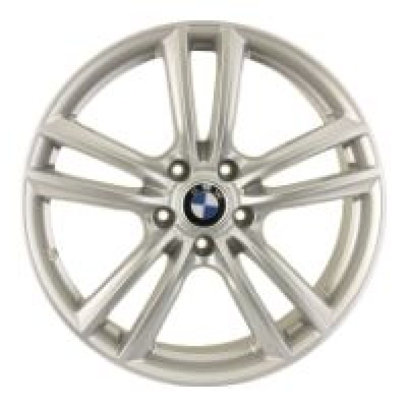 Replica B105 8x18/5x120 D72.6 ET30 Silver